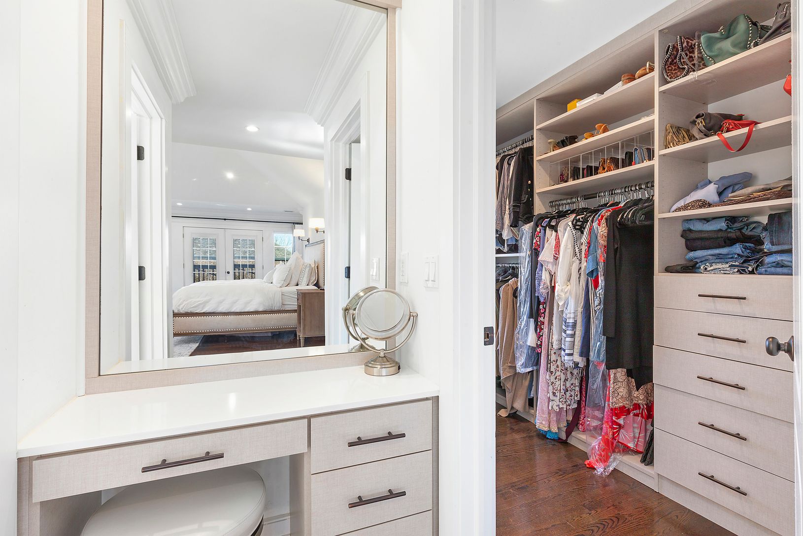  Walk-in Closet 2
