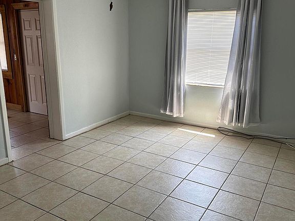 2nd image of 2216 Garden St #B