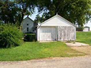 103 E Main St, Harmon, IL 61042