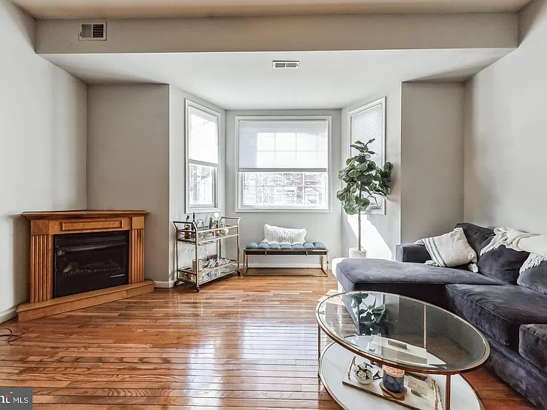 128 South St #2R — Photo 10