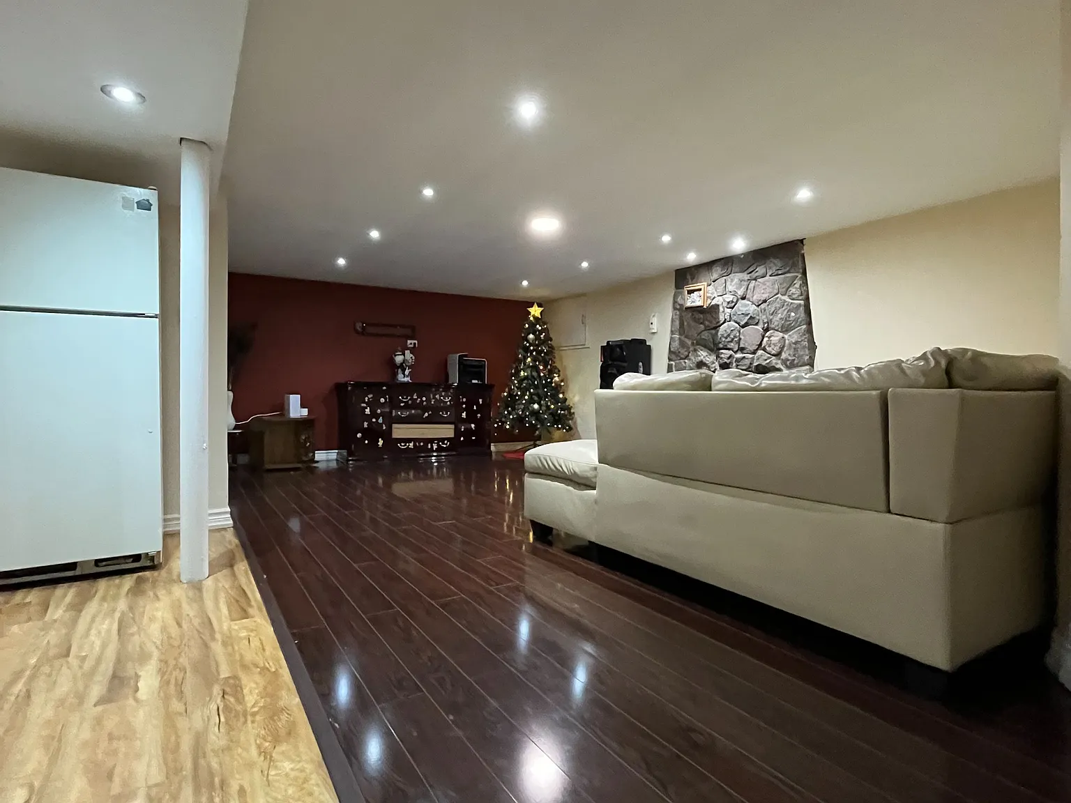 3 bed, $1,800 — Photo 2