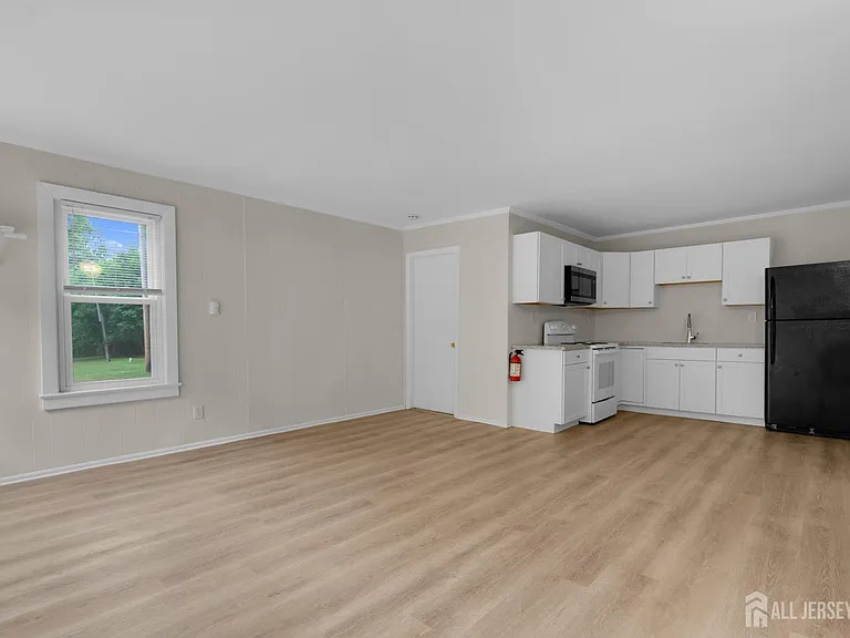 302 Schoolhouse Rd #B — Photo 7