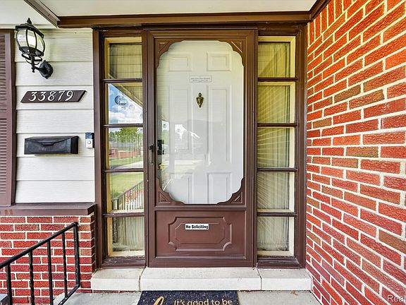 5th image of 33879 Brookshire Dr
