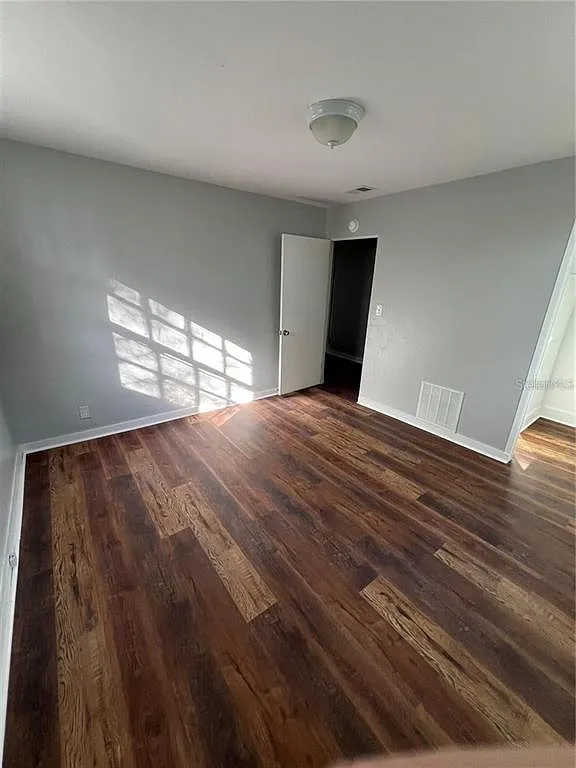 3 bed, 1.0 bath, 2280 sqft, $1,500 — Photo 4