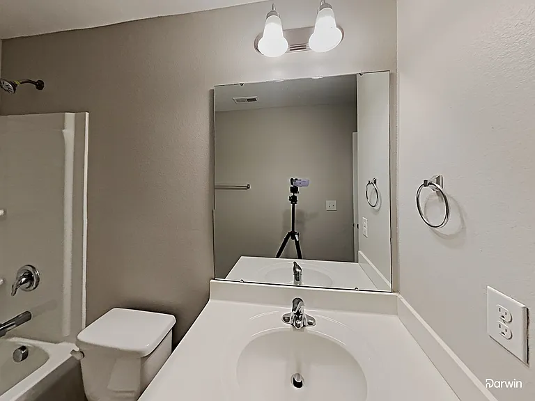 1372 Waylon Ave — Photo 11