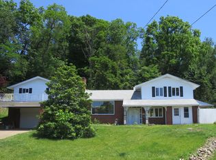 1013 Royal Ct, Cheswick, PA