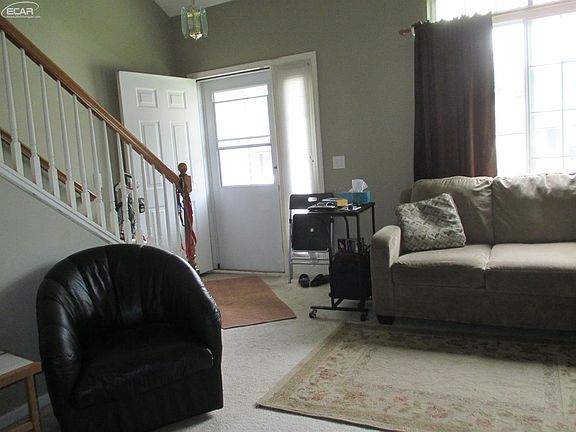 3rd image of 1112 Eastoak Dr
