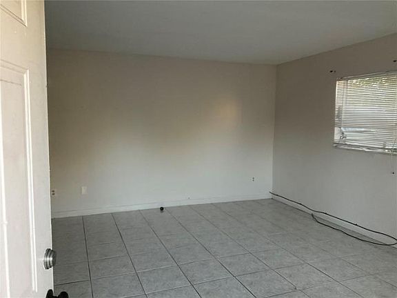 3rd image of 1999 NE 168th St #2
