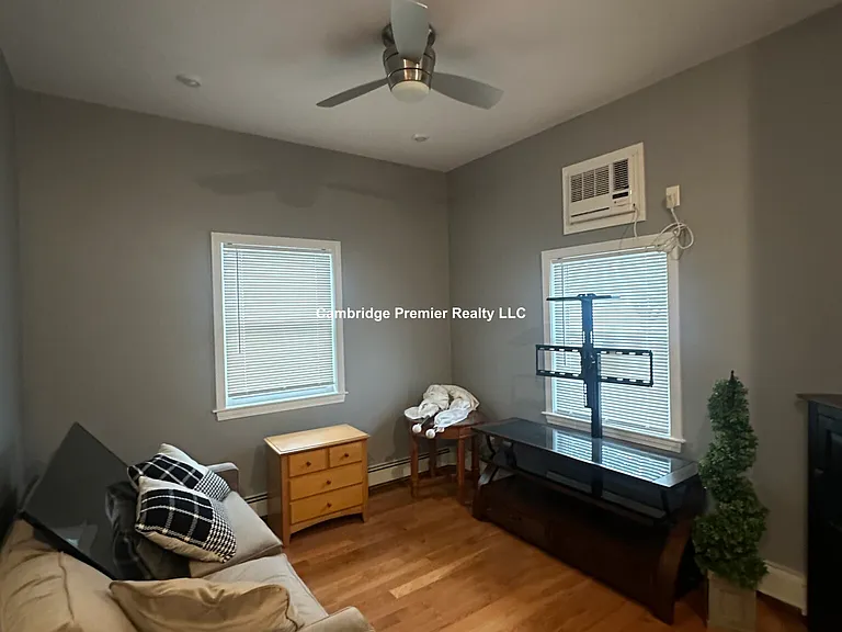 130 Washington St — Photo 7
