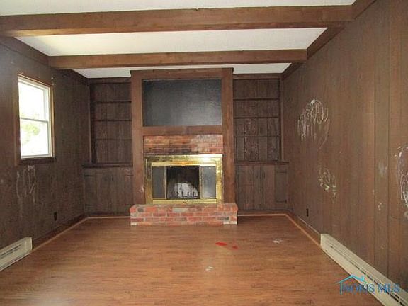 4th image of 920 W Gramercy Ave