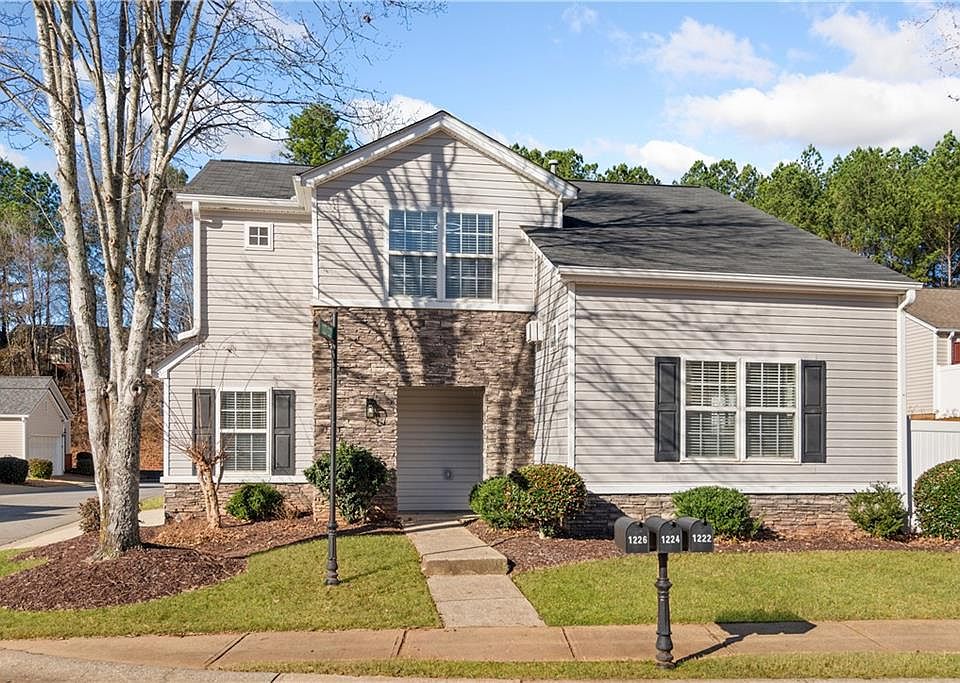 1st image of 1222 W Oaks Way
