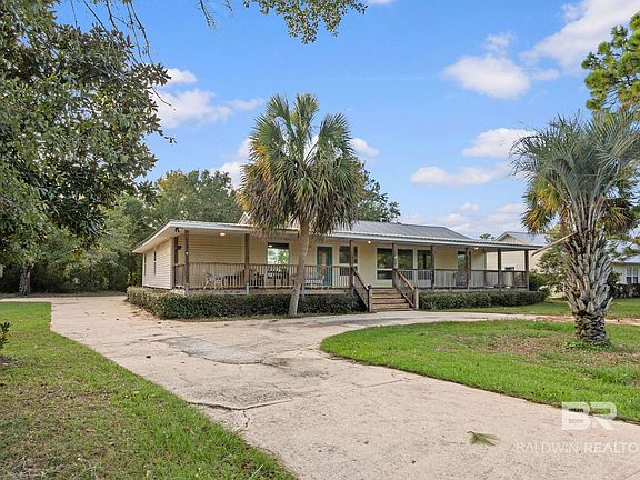 3rd image of 4701 Bay Cir