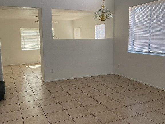 5th image of 635 Emerald City Ave