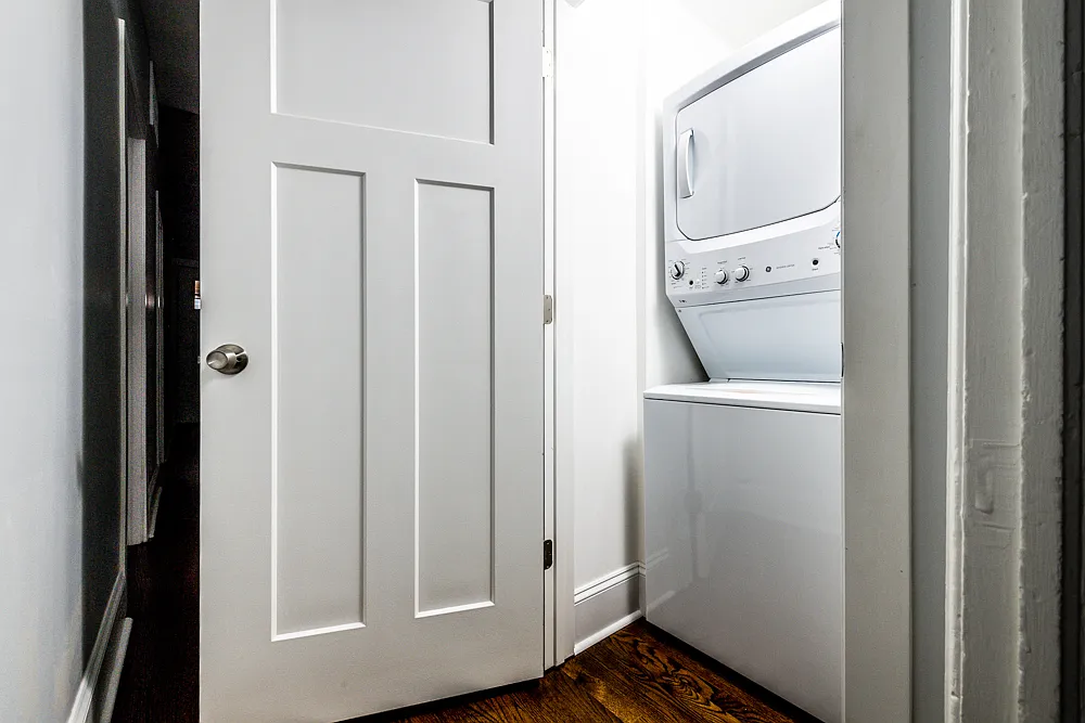 3 bed, 1300 sqft, $4,500 — Photo 3