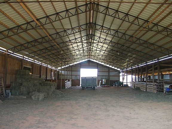 110'×70' Metal Barn