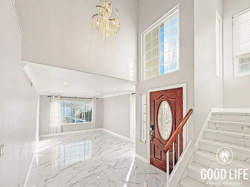 4 bed, 3.0 bath, 2095 sqft, $5,000 — Photo 3