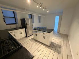 118 Corbin Ave, Jersey City, NJ