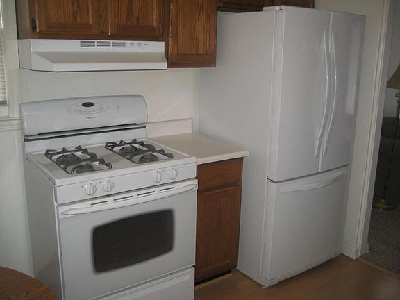 5th image of 551 N 107th St
