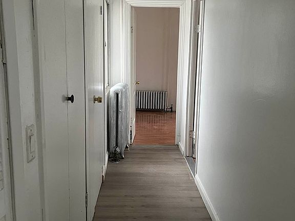 5th image of 31 Adrian Ave #1