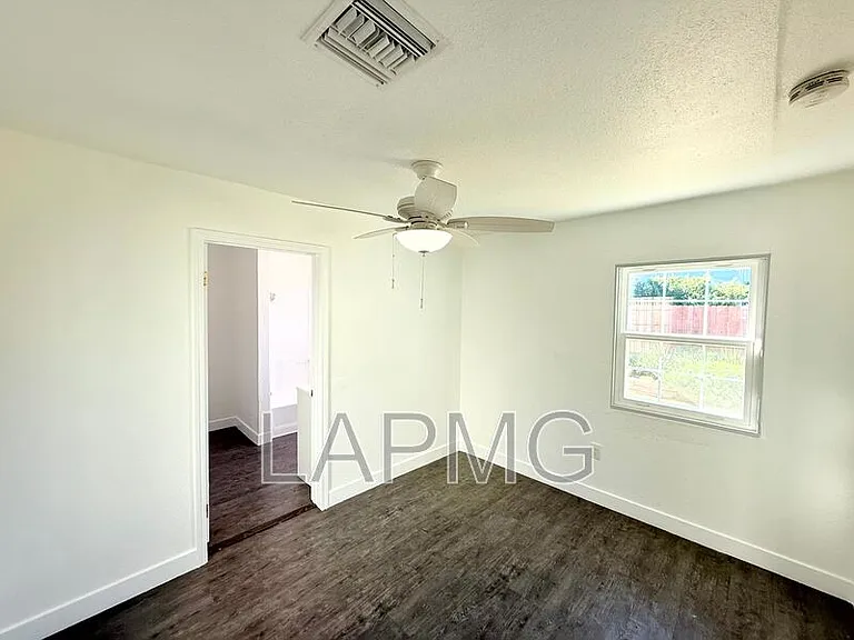 4014 W 102nd St — Photo 9