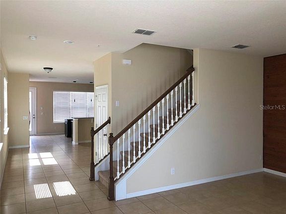 4th image of 8427 Lovett Ave