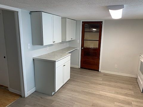 4th image of 1674 Houston Ave
