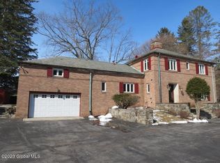 1 Fox Hollow Rd, Troy, NY 12180