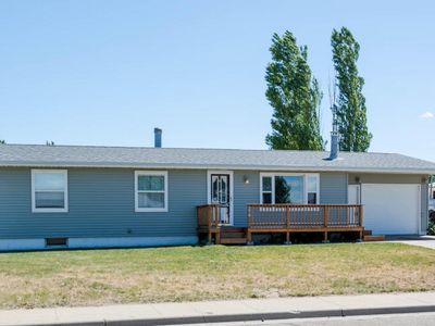 276 7th St SE, Dickinson, ND, 58601