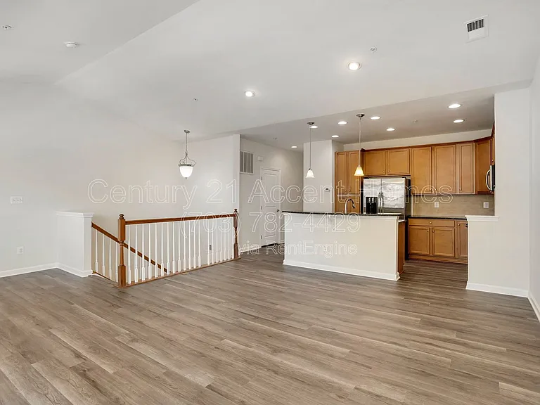 24676 Hutchinson Farm Dr — Photo 13