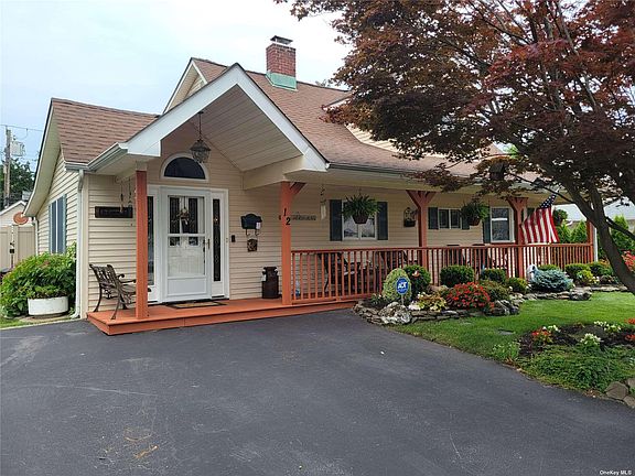 2nd image of 12 Boulder Ln