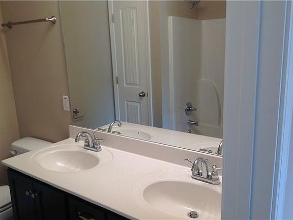 3rd image of 523 Thornton Lot 132