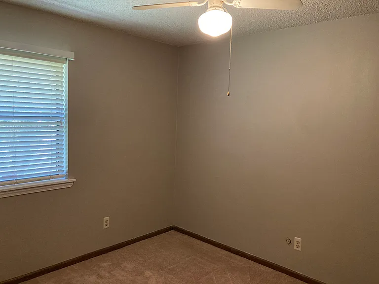 4601 Randolph Rd — Photo 26