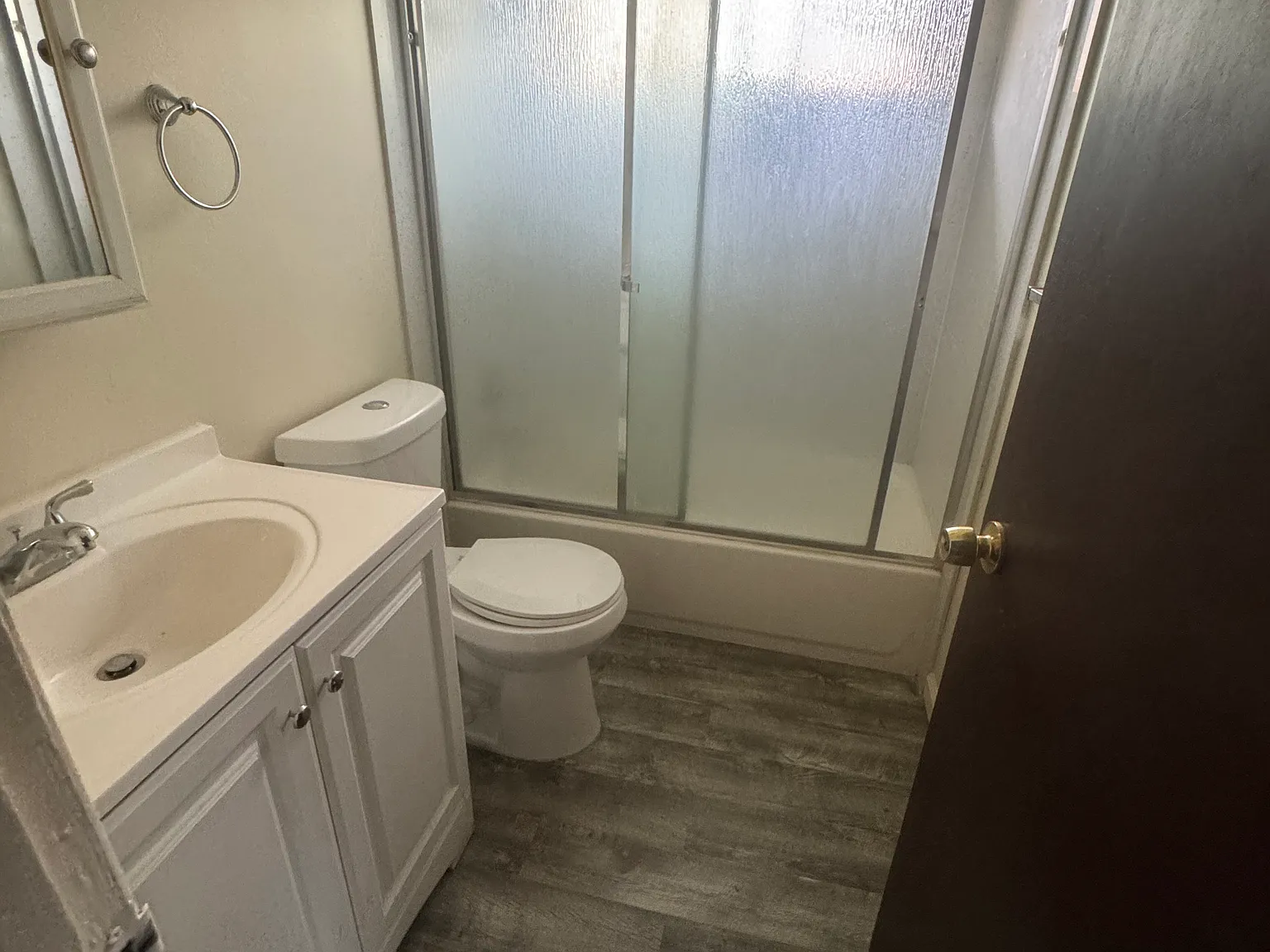 2 bed, 1000 sqft, $1,200 — Photo 1