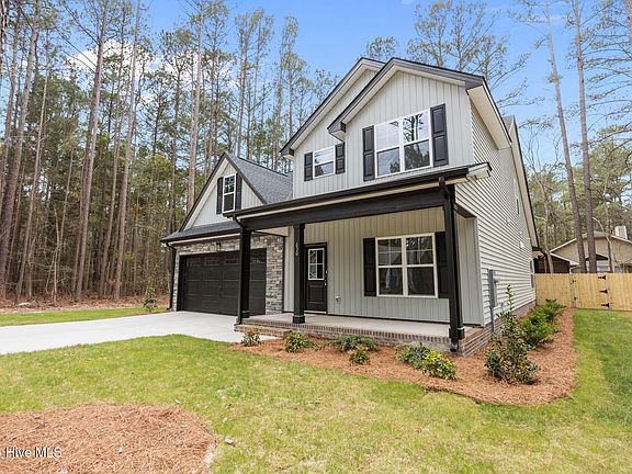 3rd image of 650 Lilac Lane