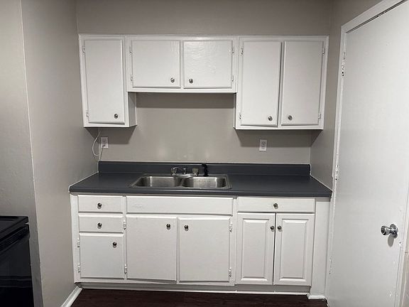 3rd image of 3764 Windermere Rd