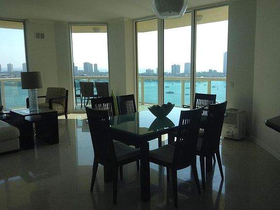 5th image of 2650 Lake Shore Dr Unit 1906
