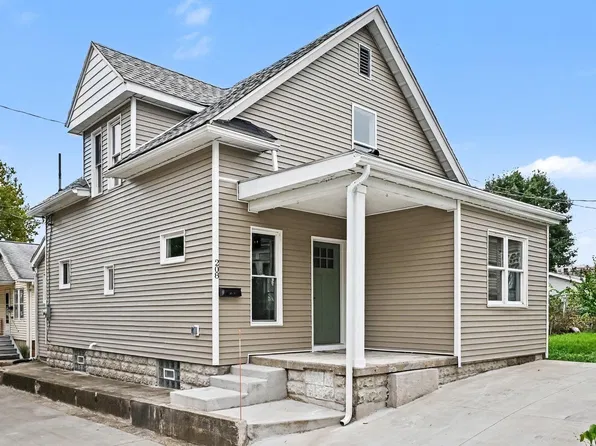 208 Riley Pl, South Bend, IN 46601