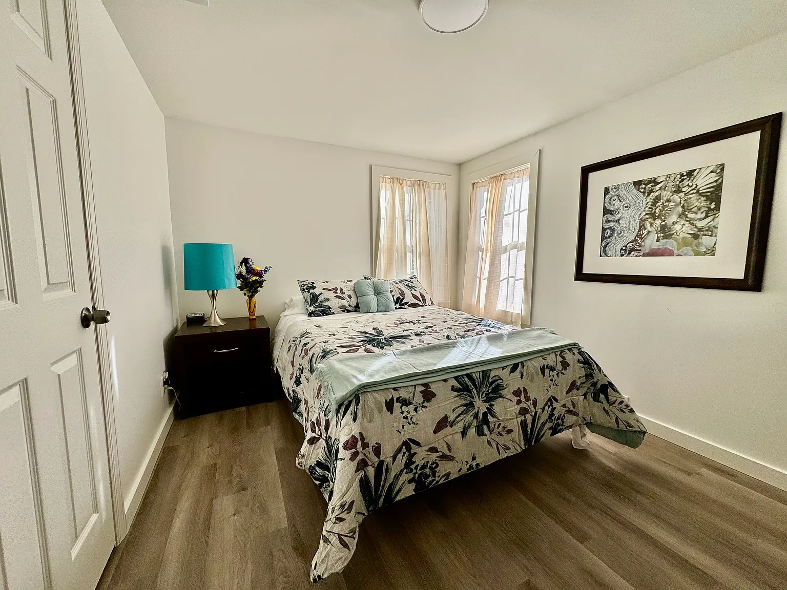 305 Collins Ave — Photo 2