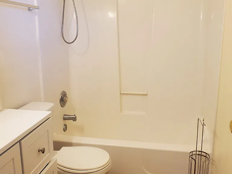 2125 Brenda Way — Photo 4
