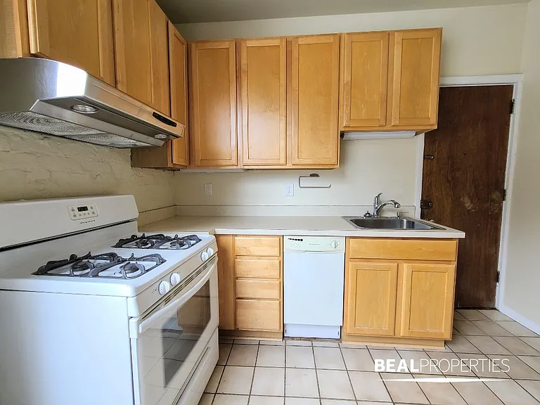 1216 N Dearborn St #B2 — Photo 5