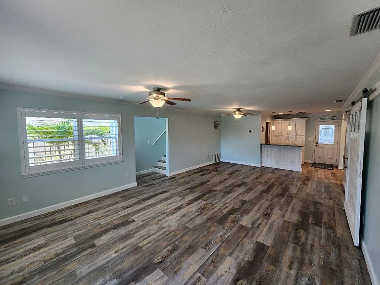 110 Surf St — Photo 10