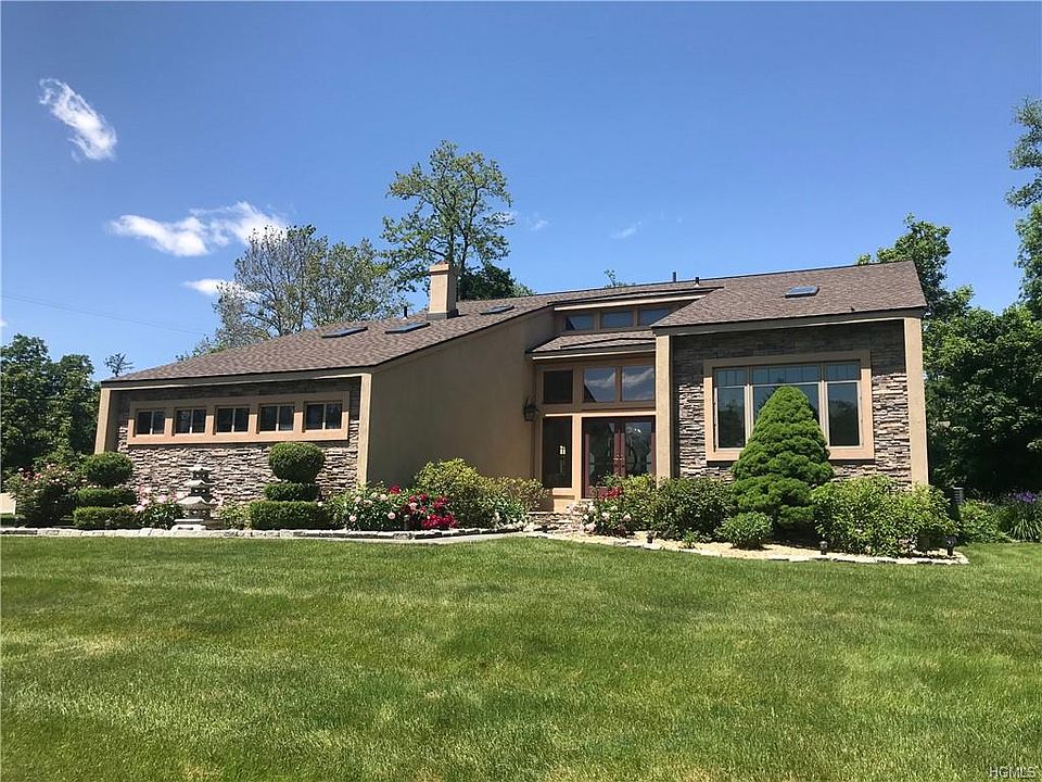 1st image of 92 Susan Dr
