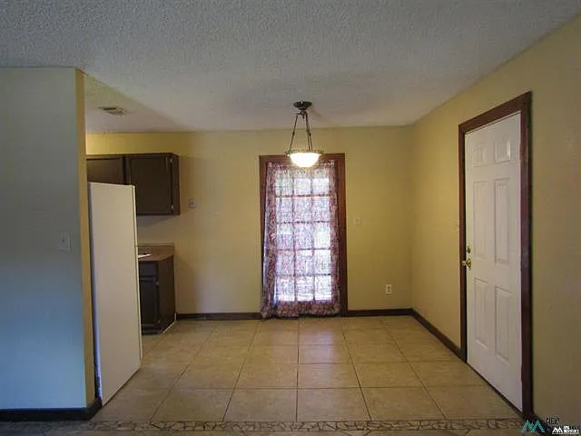 1302 W Briscoe Ave — Photo 3