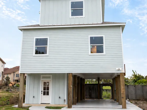 4432 Shady Lake Dr, Seabrook, TX 77586