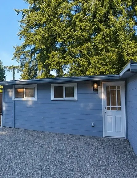 1010 99th Ave SE #B — Photo 2