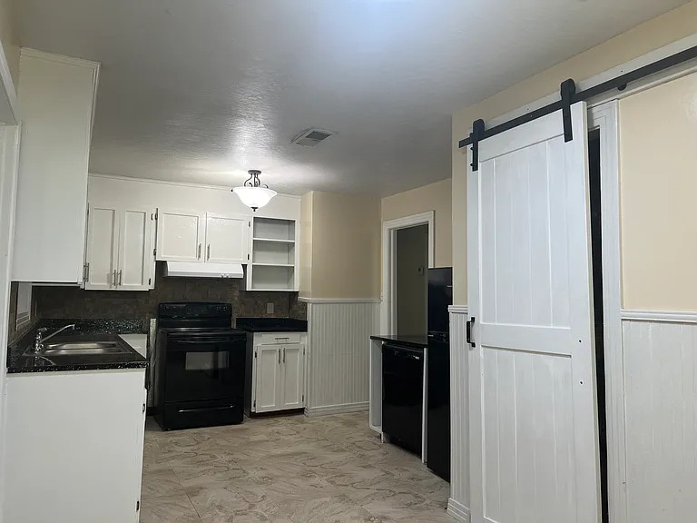 108 Azalea Dr — Photo 3