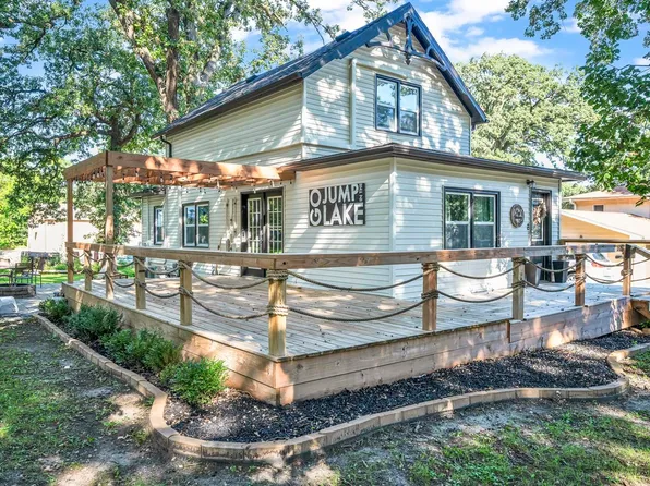 1806 Chicago Ave, Spirit Lake, IA 51360