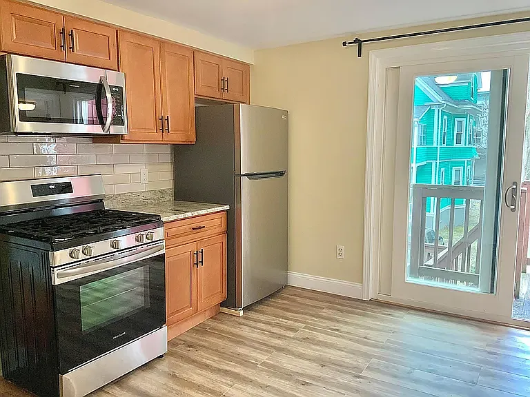 10 Victoria St #2 — Photo 10