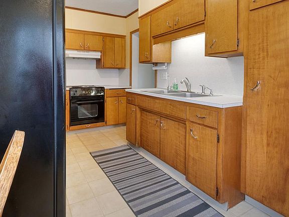 5th image of 2128 7th Ave E