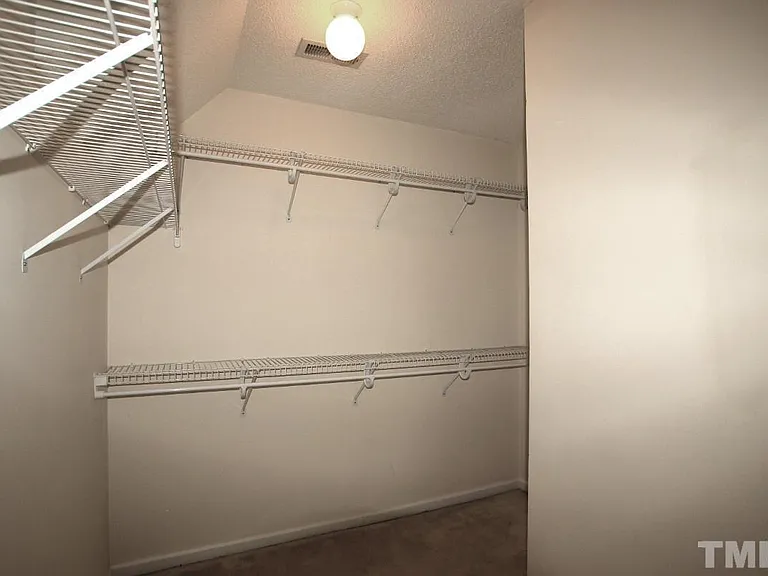 208 Ashley Brook Ct — Photo 8